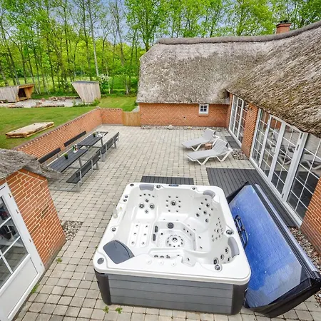 Erla - 2-3km From The Sea By Interhome
